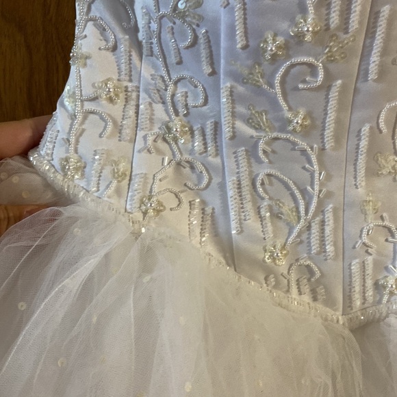 David’s Bridal Wedding Dress Size 6 - Picture 3 of 14